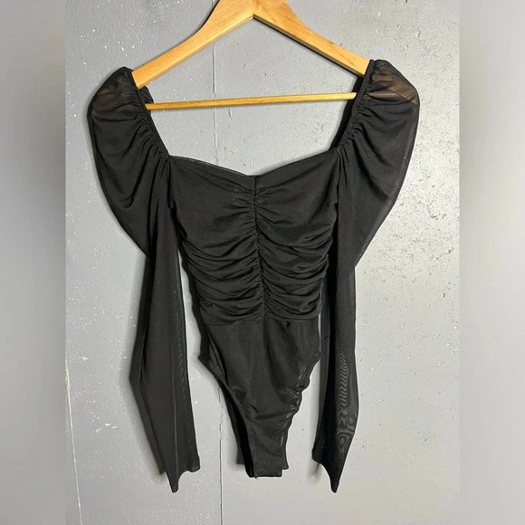 Princess Polly Asher Ruched Long Sleeve Bodysuit.  Size 2 - Picture 2 of 9